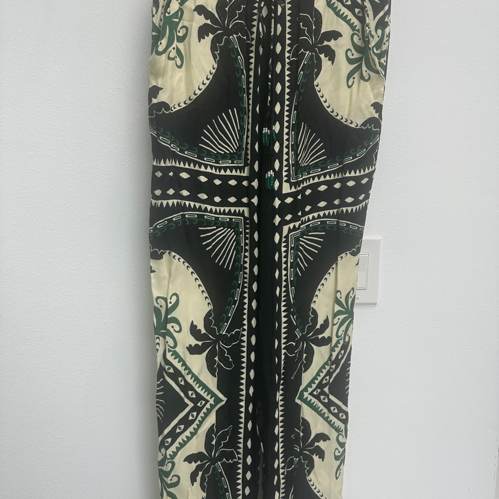 NWT FARM Rio Black and Cream Tropical Patterned Pants